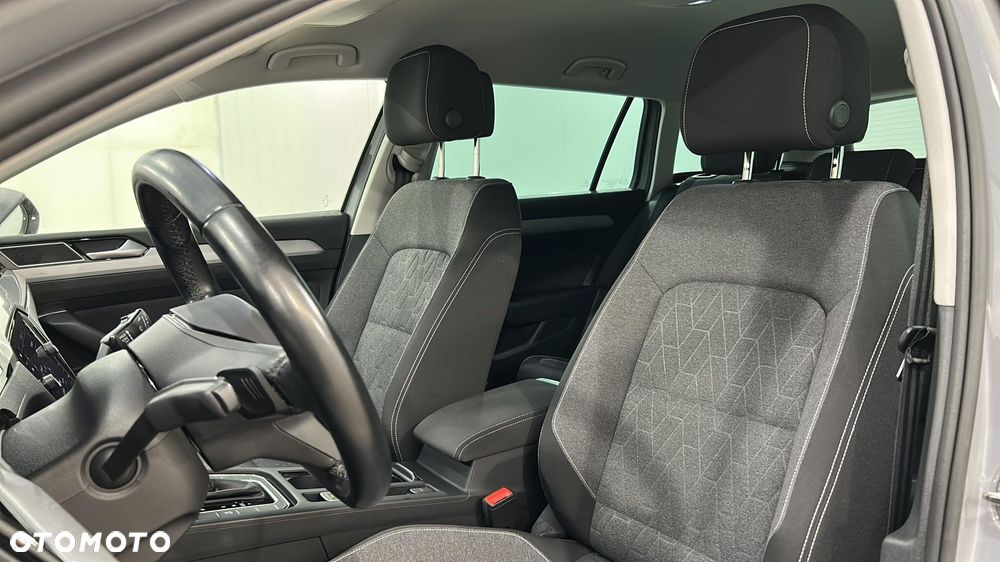 Volkswagen Passat Variant 2.0 TDI EVO Business DSG - 17