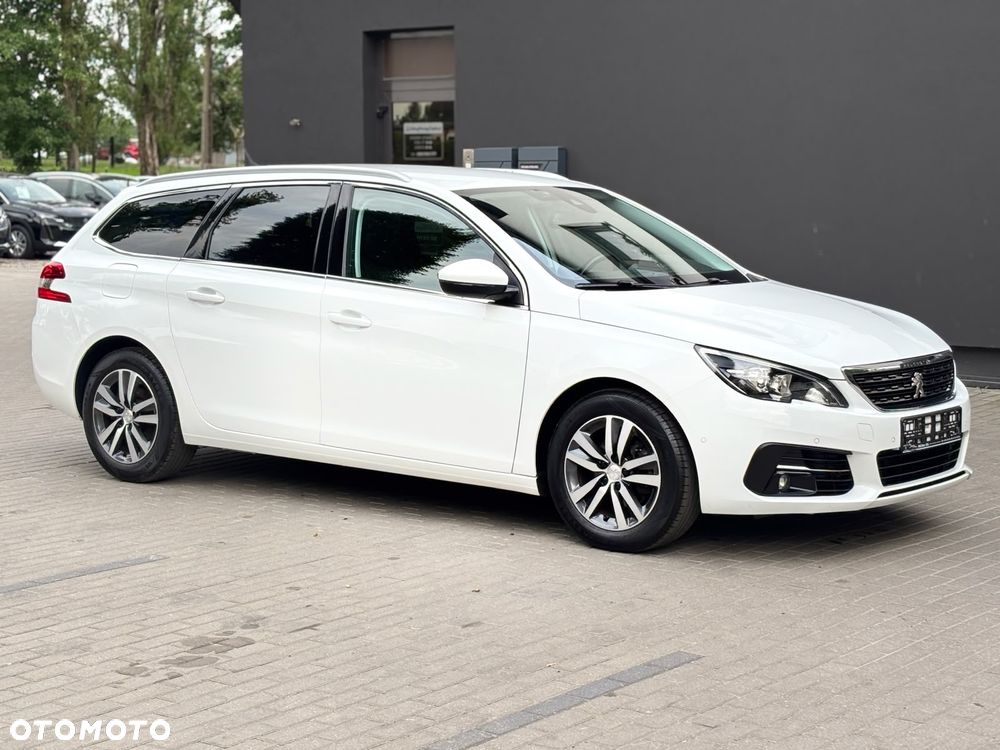 Peugeot 308 1.2 PureTech GPF Allure S&S - 17