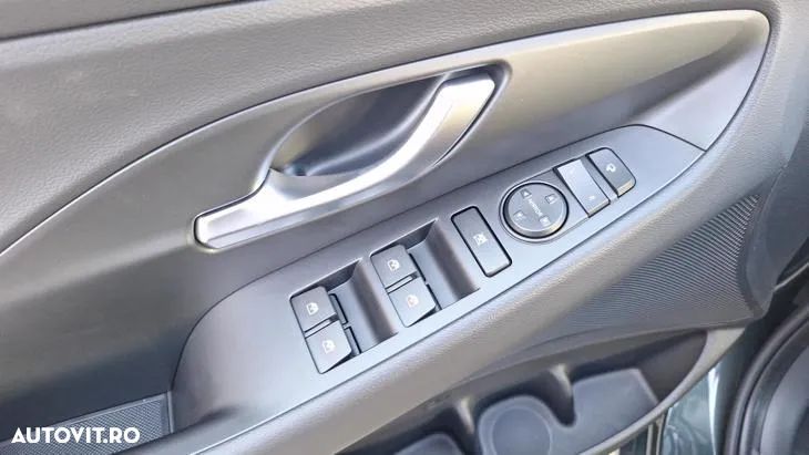 Hyundai i30 1.5 96CP M/T Highway - 19