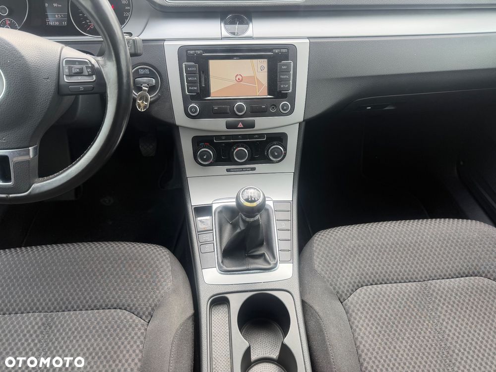 Volkswagen Passat 1.6 TDI BlueMotion Technology Trendline - 21