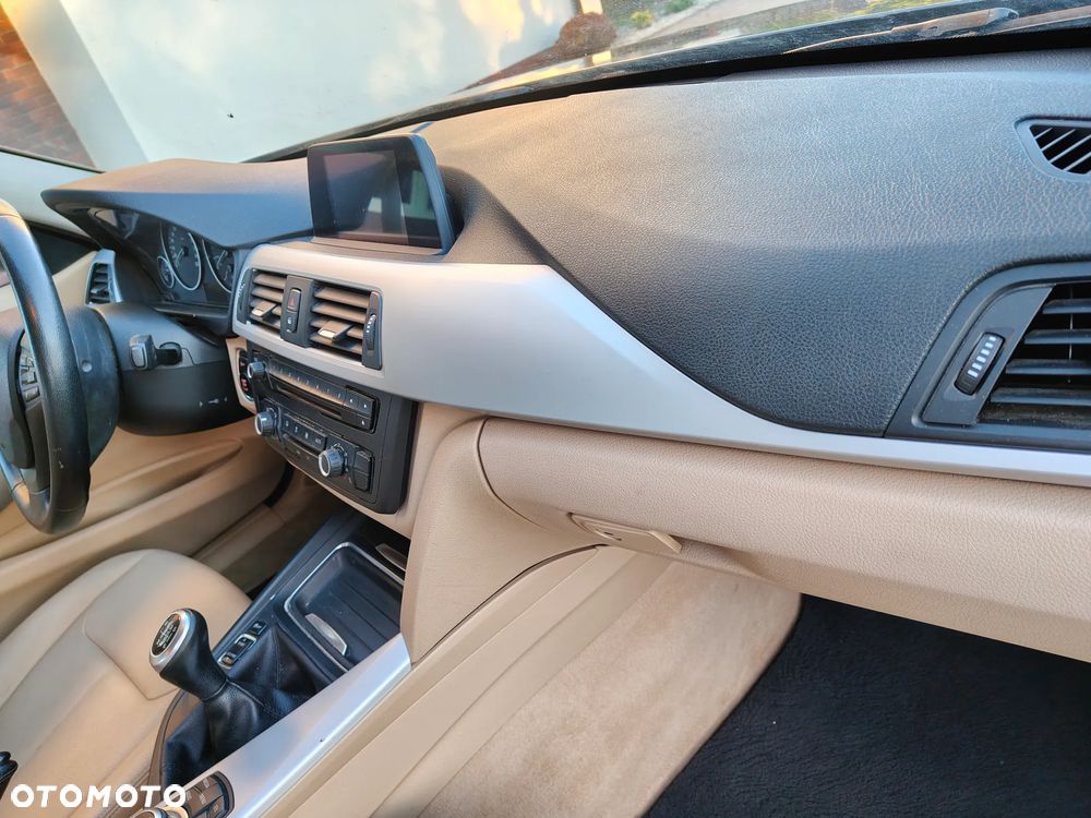 BMW Seria 3 316d - 21