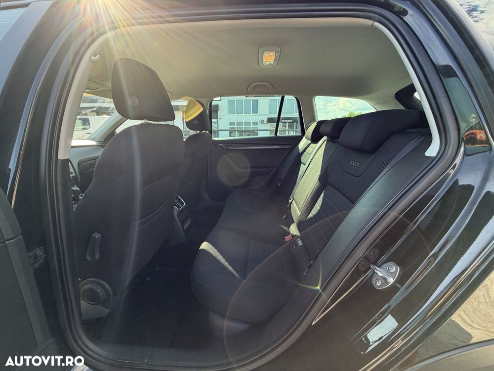Skoda Superb 2.0 TDI 4X4 DSG Scout - 24