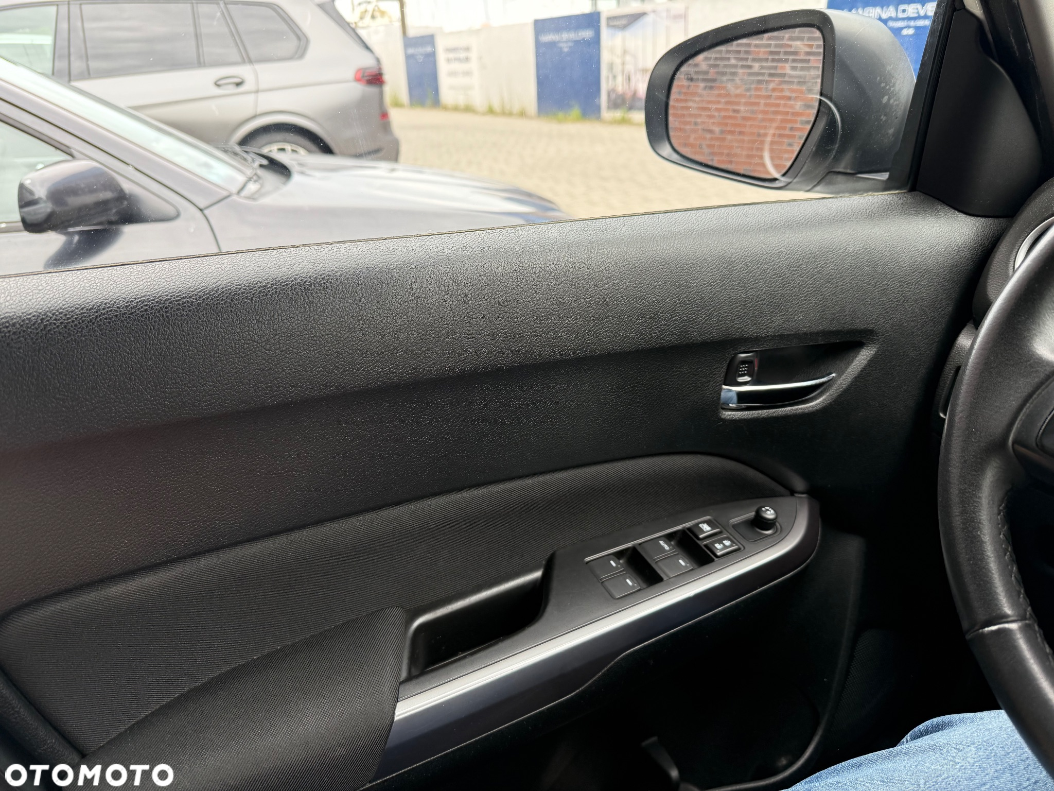 Suzuki Vitara 1.0 Boosterjet Premium 2WD - 9