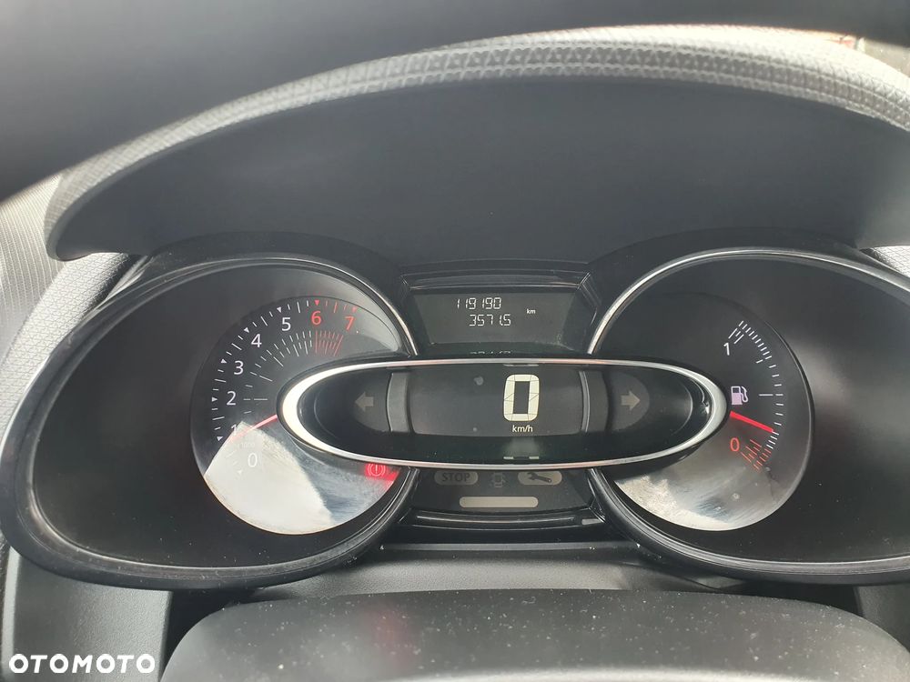 Renault Clio 1.2 16V 75 LIMITED - 13