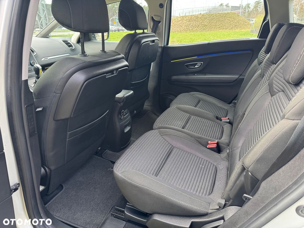 Renault Grand Scenic - 19