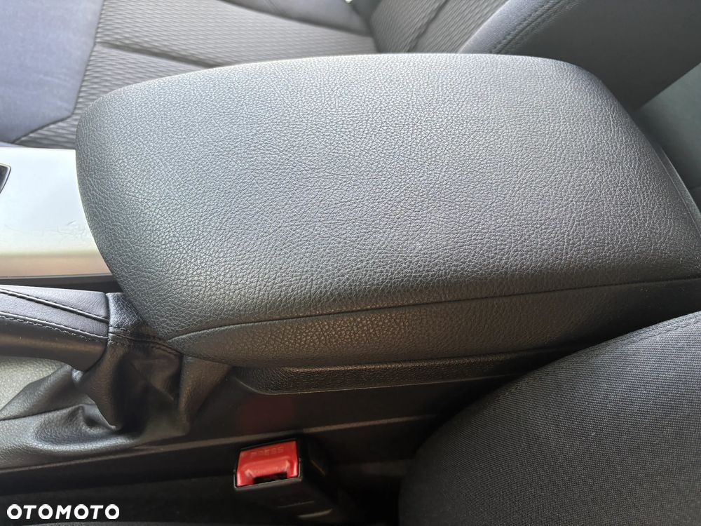 BMW Seria 1 116i - 27