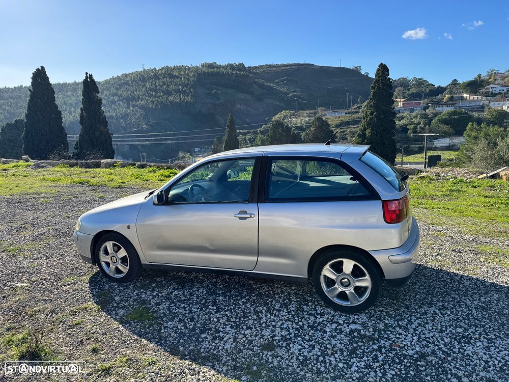 SEAT Ibiza 1.9 TDi Signo - 4