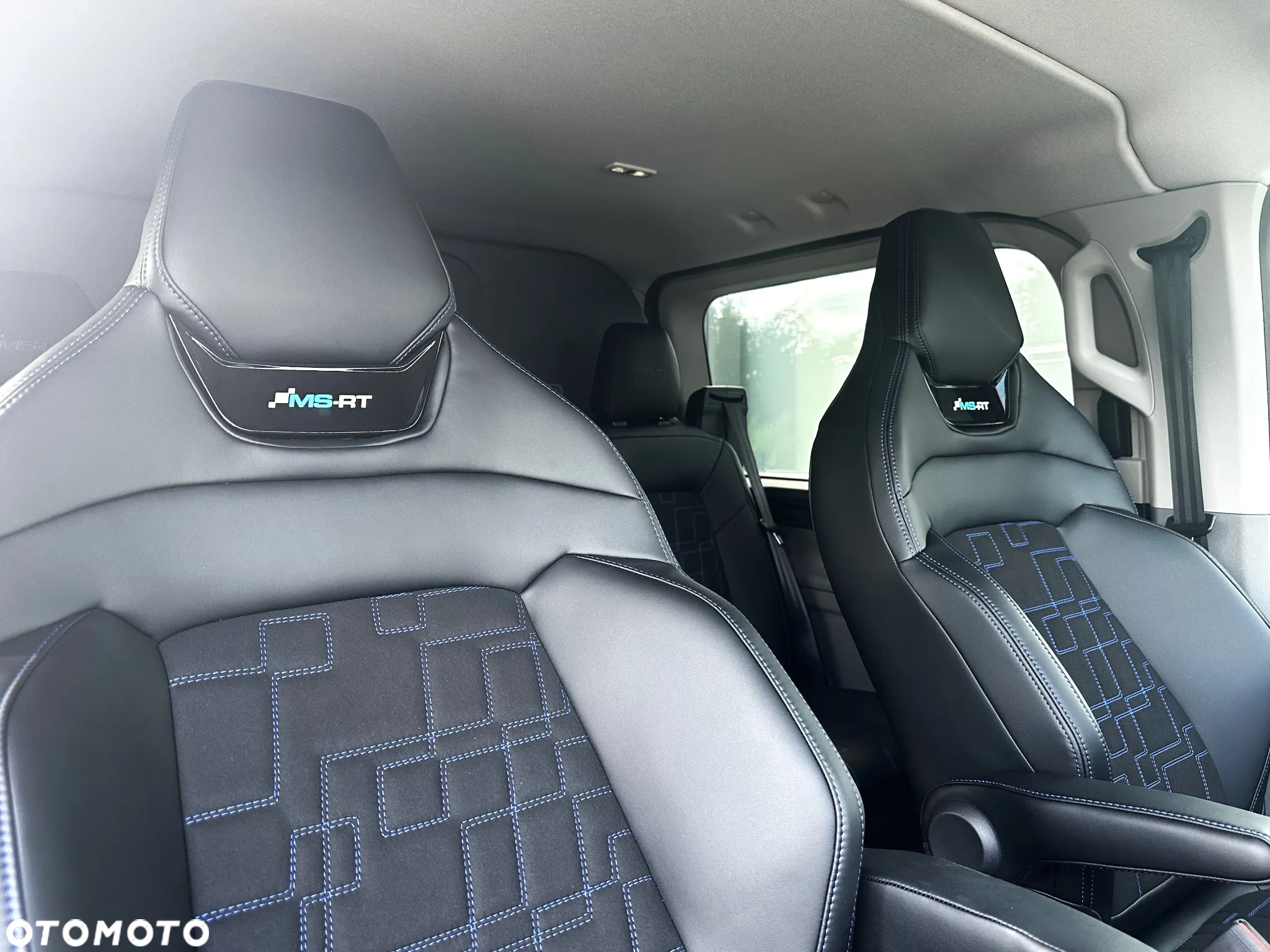 Ford Custom - 12