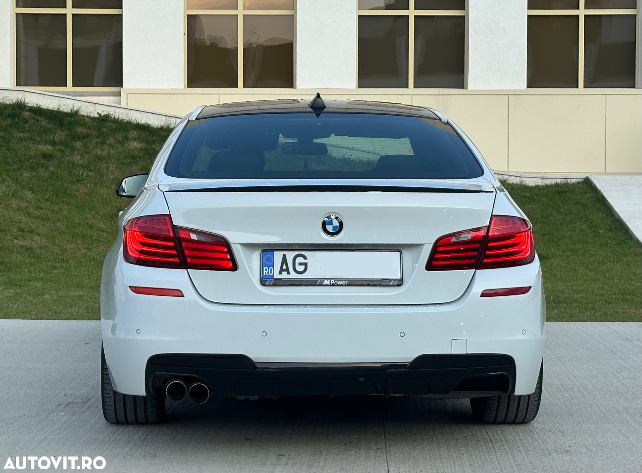 BMW Seria 5 520d xDrive - 4