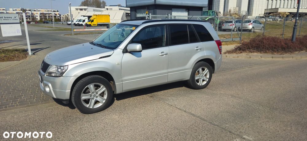 Suzuki Grand Vitara 2.0 - 3