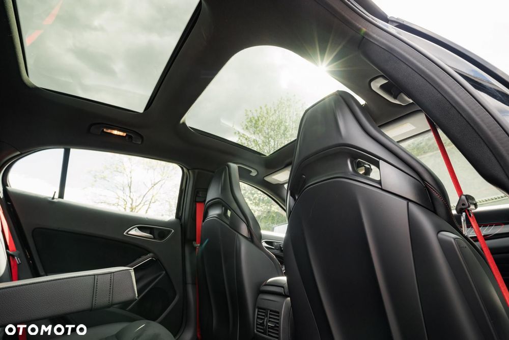 Mercedes-Benz GLA 45 AMG 4-Matic Edition 1 - 37