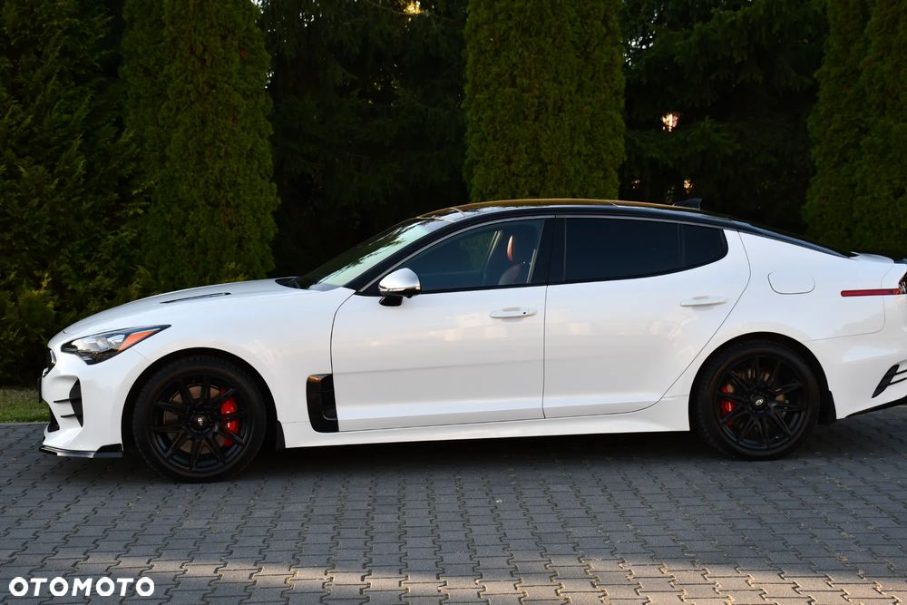 Kia Stinger - 8