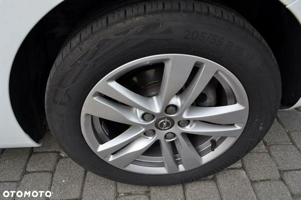 Opel Astra 2021