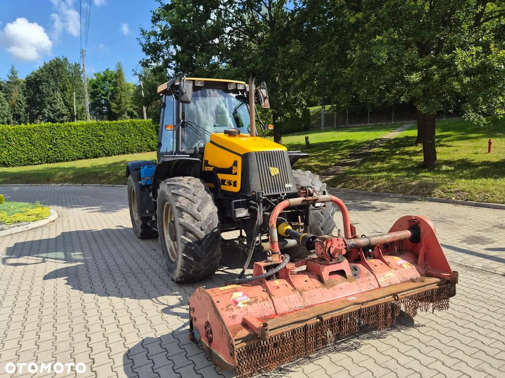 JCB FASTRAC 2115 - 9