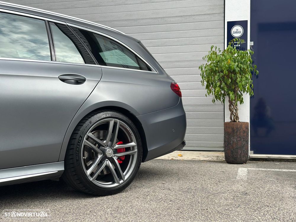 Mercedes-Benz E 63 AMG S 4-Matic+ - 15
