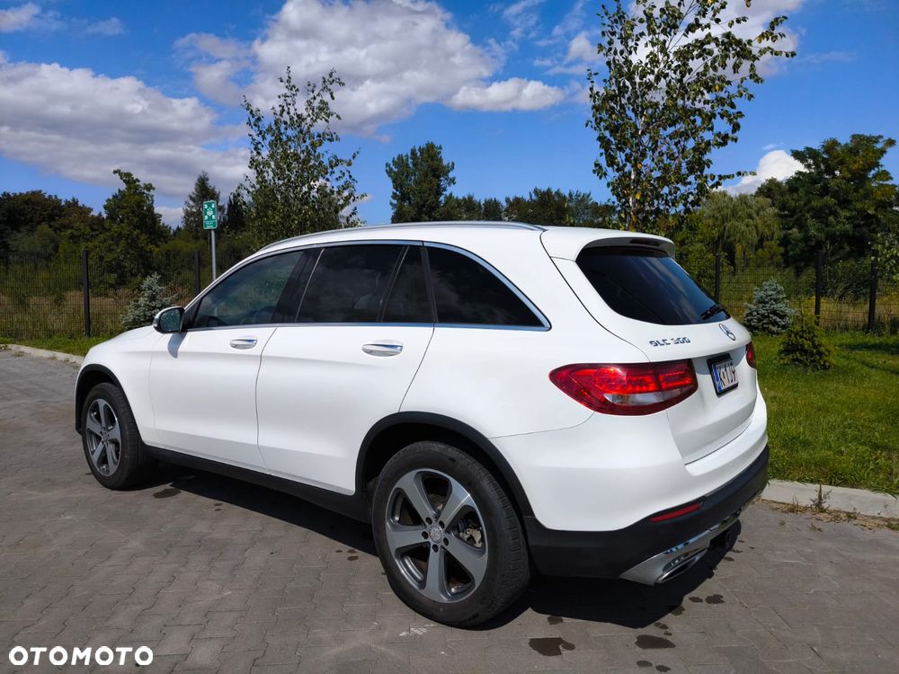 Mercedes-Benz GLC 300 4-Matic - 4