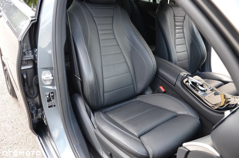 Mercedes-Benz Klasa E 220 d 9G-TRONIC - 26