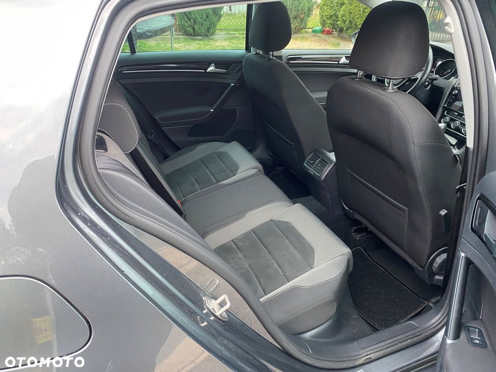 Volkswagen Golf - 11