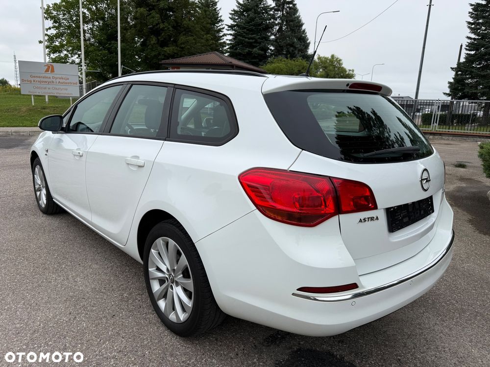 Opel Astra 1.4 Turbo - 4