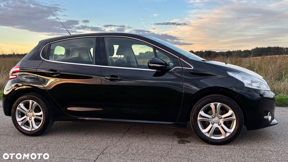 Peugeot 208 1.2 PureTech Allure - 6