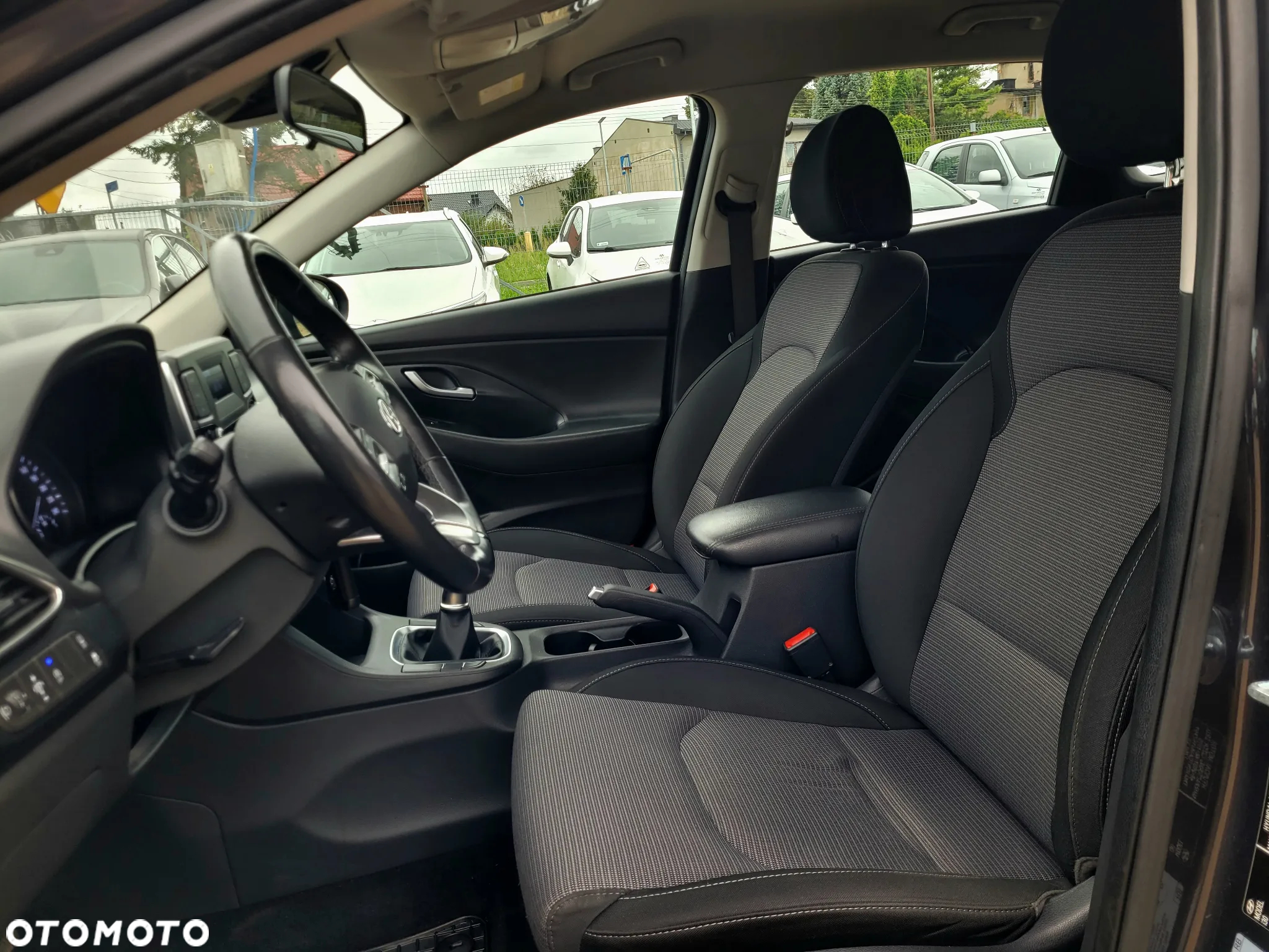 Hyundai i30 1.5 DPI Classic + - 6