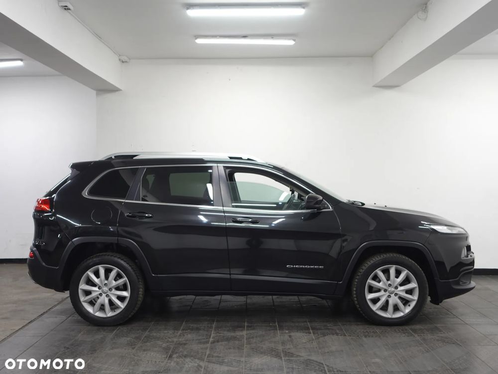 Jeep Cherokee - 9
