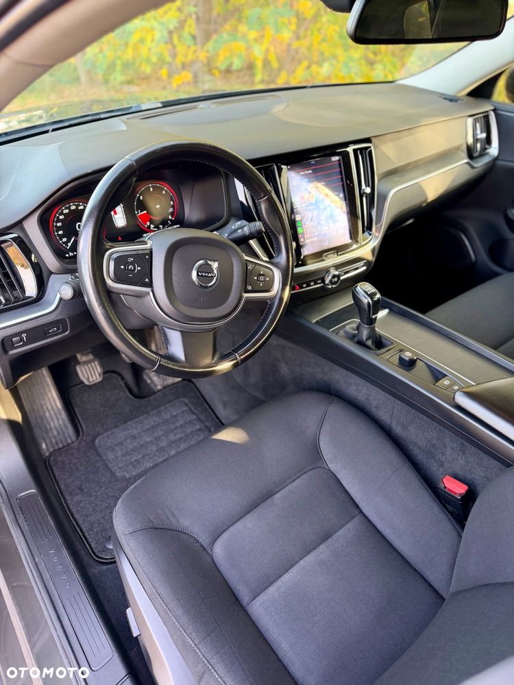 Volvo V60 D3 Momentum Core - 13
