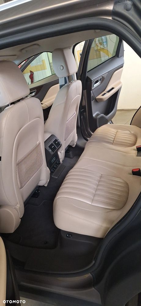 Jaguar F-Pace 3.0 V6 AWD Portfolio - 8