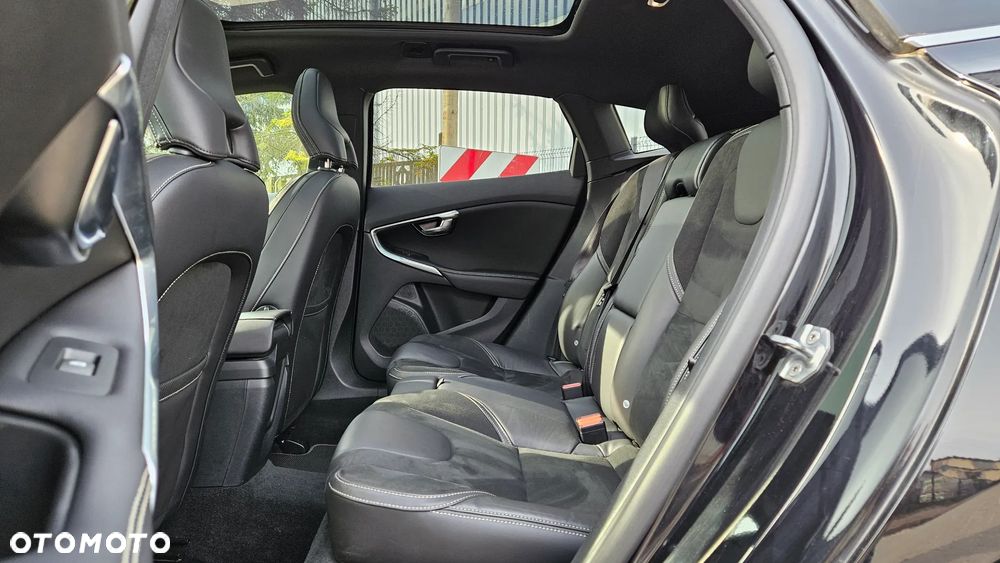 Volvo V40 T3 Drive-E R-Design Momentum - 32