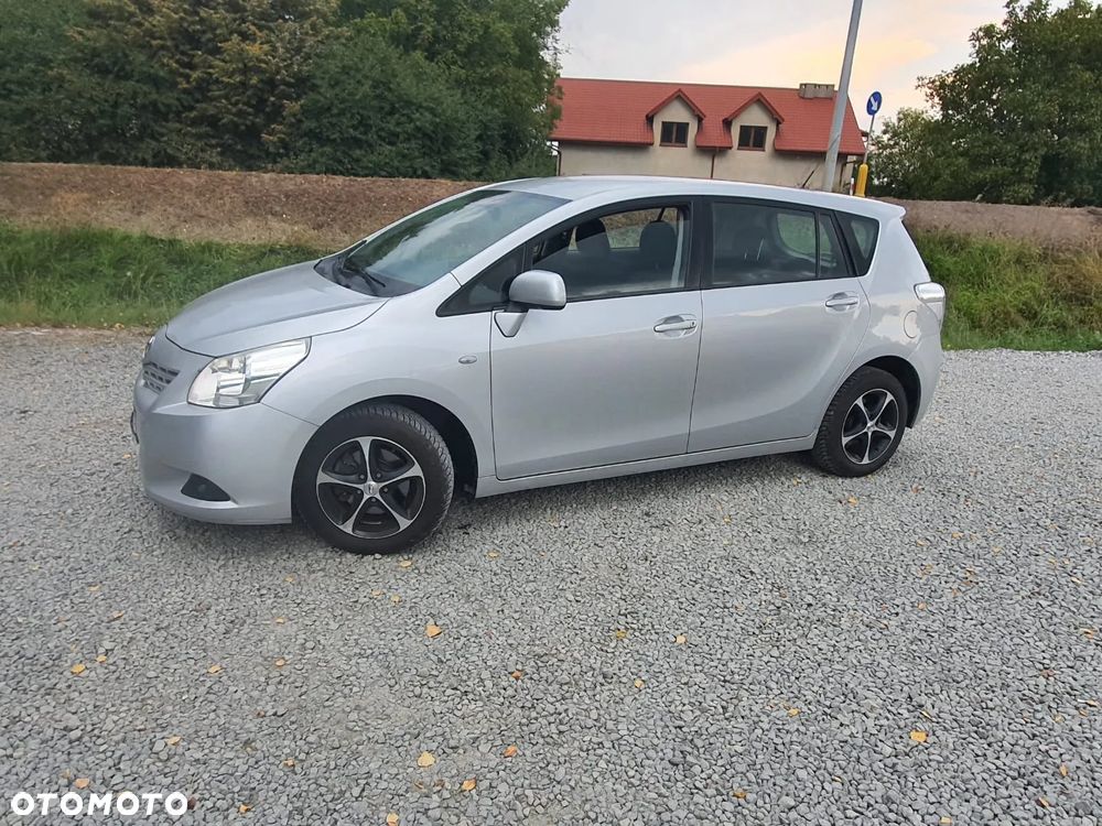 Toyota Verso 1.6 Luna - 2