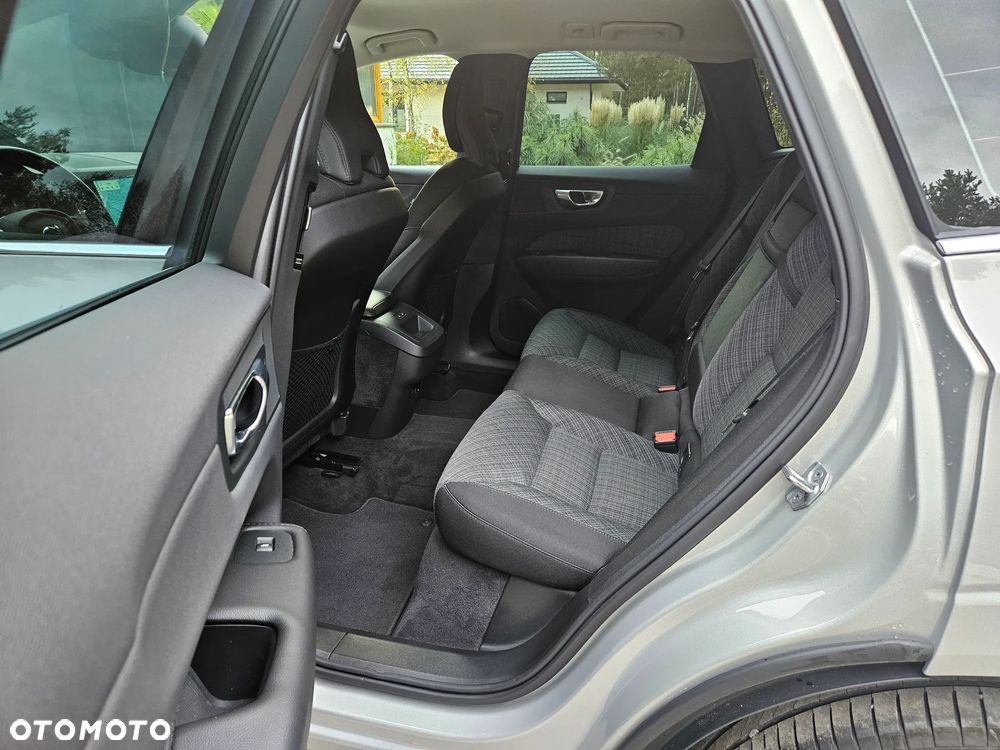 Volvo XC 60 B4 B Plus Bright - 22