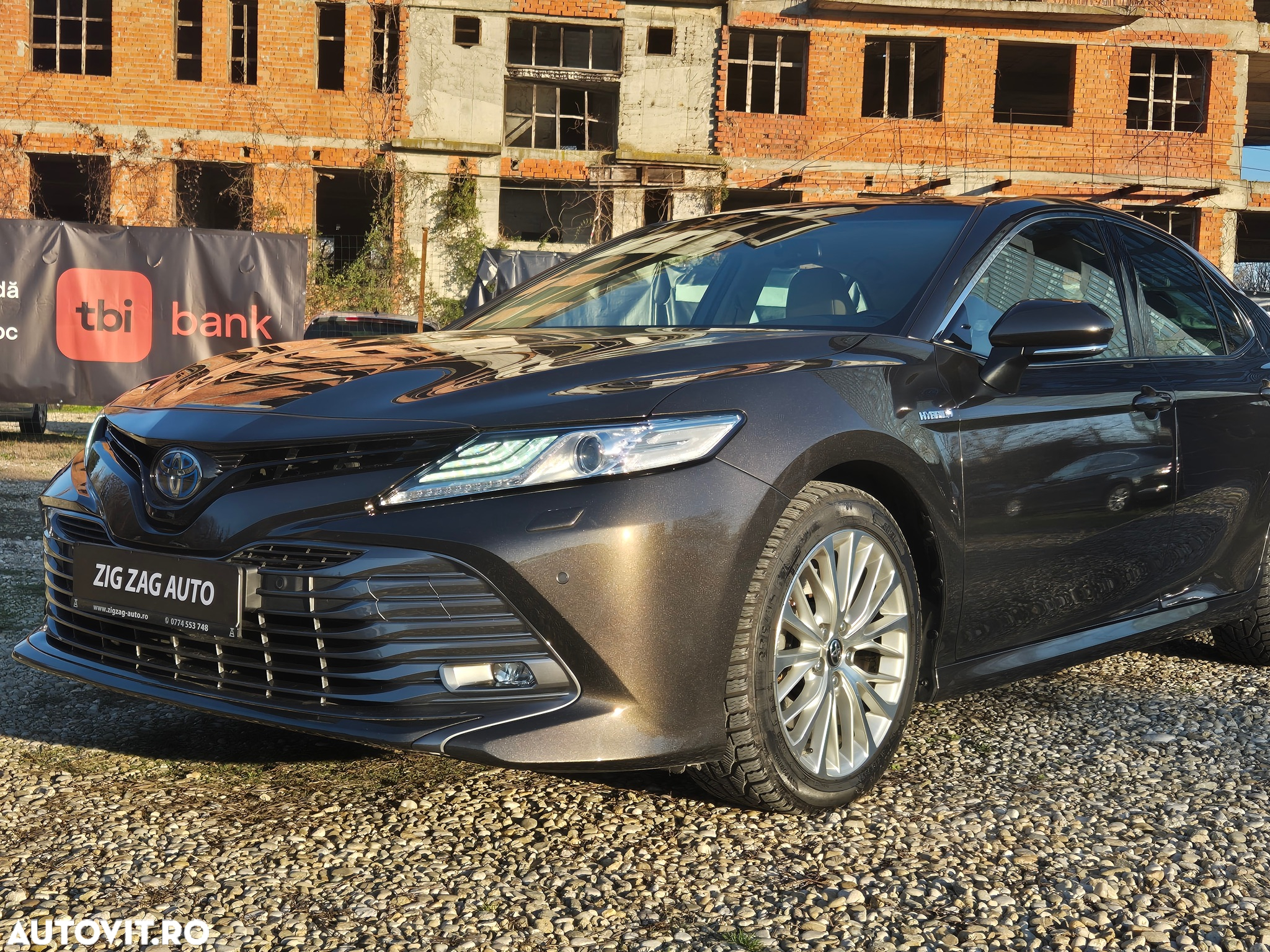 Toyota Camry 2.5 Hybrid Dynamic - 27
