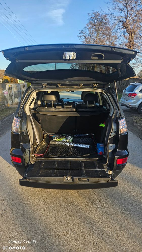 Mitsubishi Outlander - 11