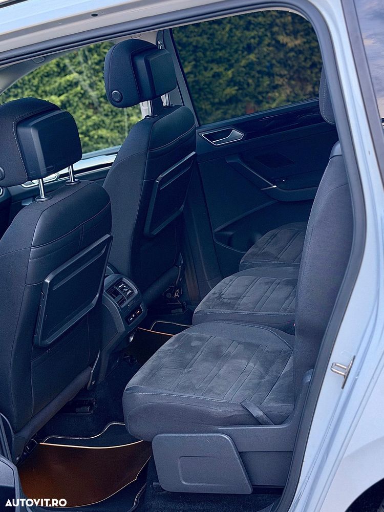 Volkswagen Touran 2.0 TDI DSG Highline - 12