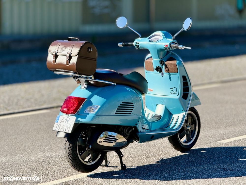 Vespa GTS Super Blue Azzurro 70 anni - 8