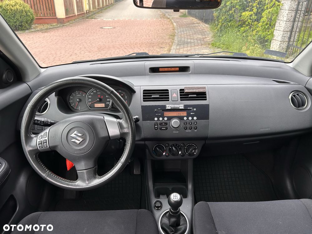 Suzuki Swift - 4