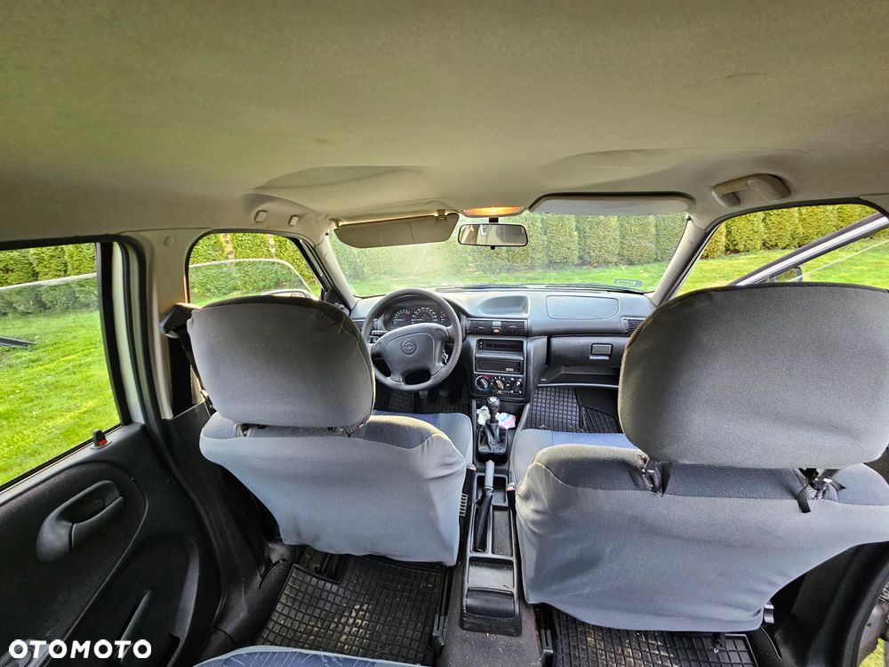 Opel Astra 1.6 16v 100 - 11