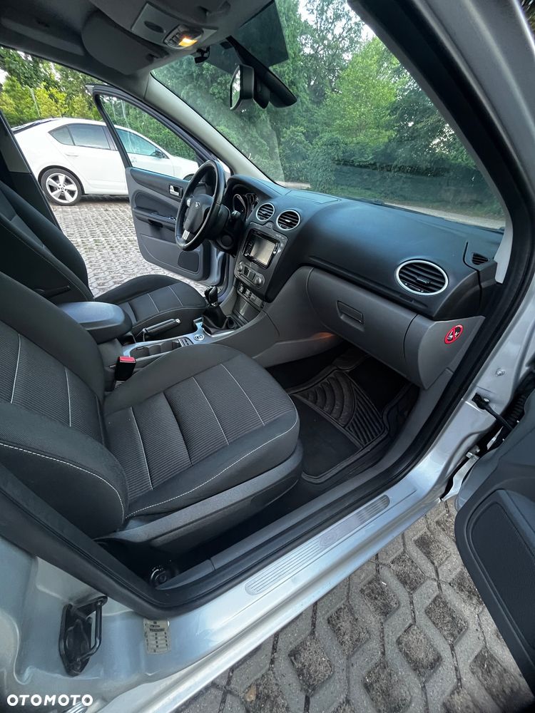 Ford Focus 1.6 16V Ambiente - 14