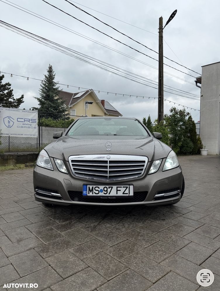 Mercedes-Benz E 220 CDI DPF BlueEFFICIENCY 7G-TRONIC Elegance - 12