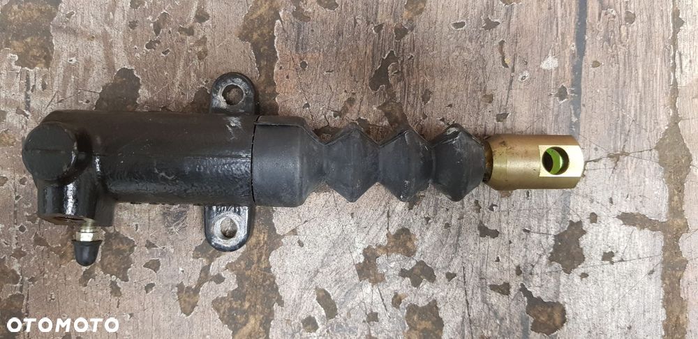 Wysprzęglik / Pompa sprzęgła hydrauliczna Nissan Trade 3.0D - 4