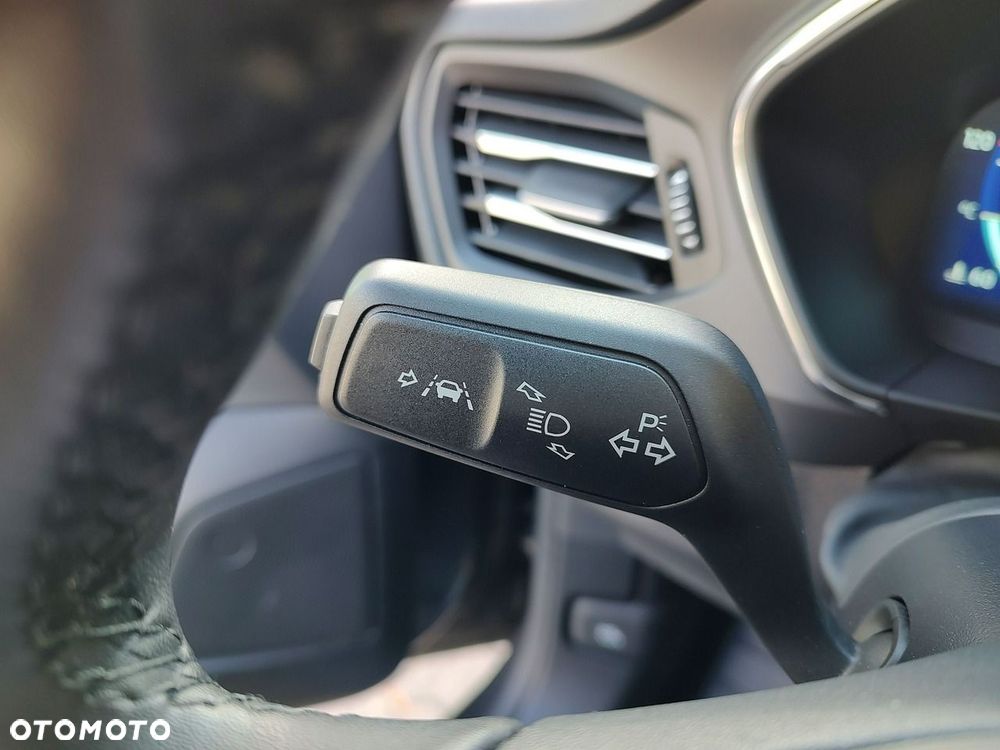 Ford Focus 1.0 EcoBoost Hybrid TITANIUM X - 13