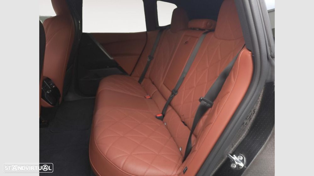 BMW iX xDrive 45 Pack Desportivo - 14