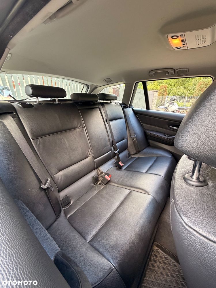 BMW Seria 3 325i - 16