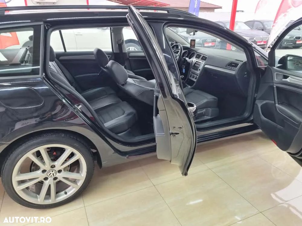 Volkswagen Golf - 25