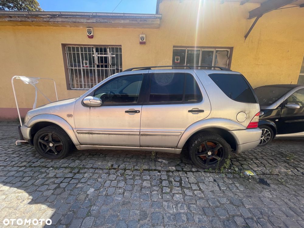 Mercedes-Benz ML 55 AMG - 8