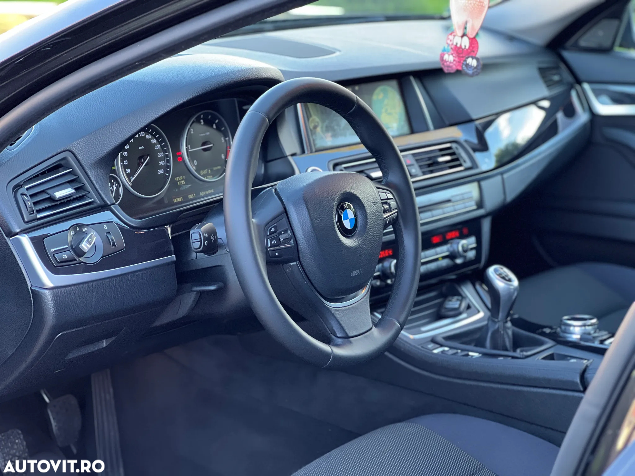 BMW Seria 5 525d - 11