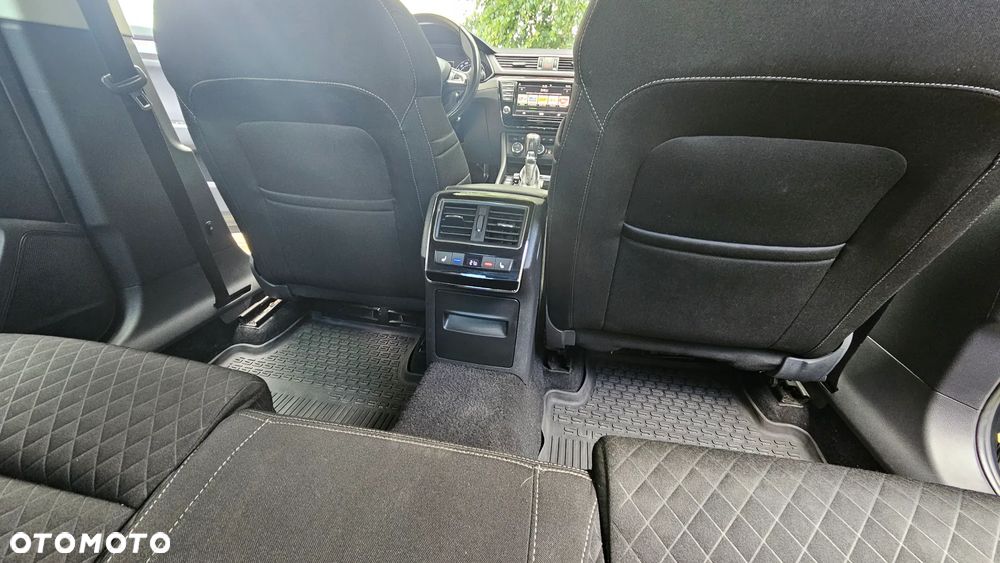 Skoda Superb 1.8 TSI Ambition DSG - 17