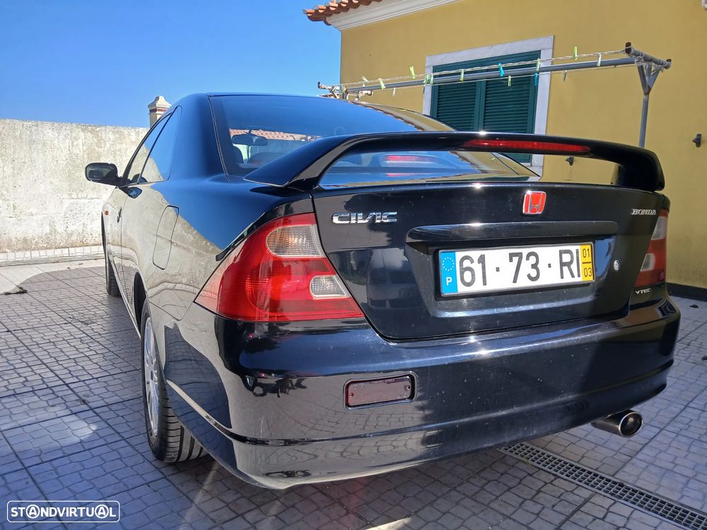 Honda Civic 1.7 ES - 4