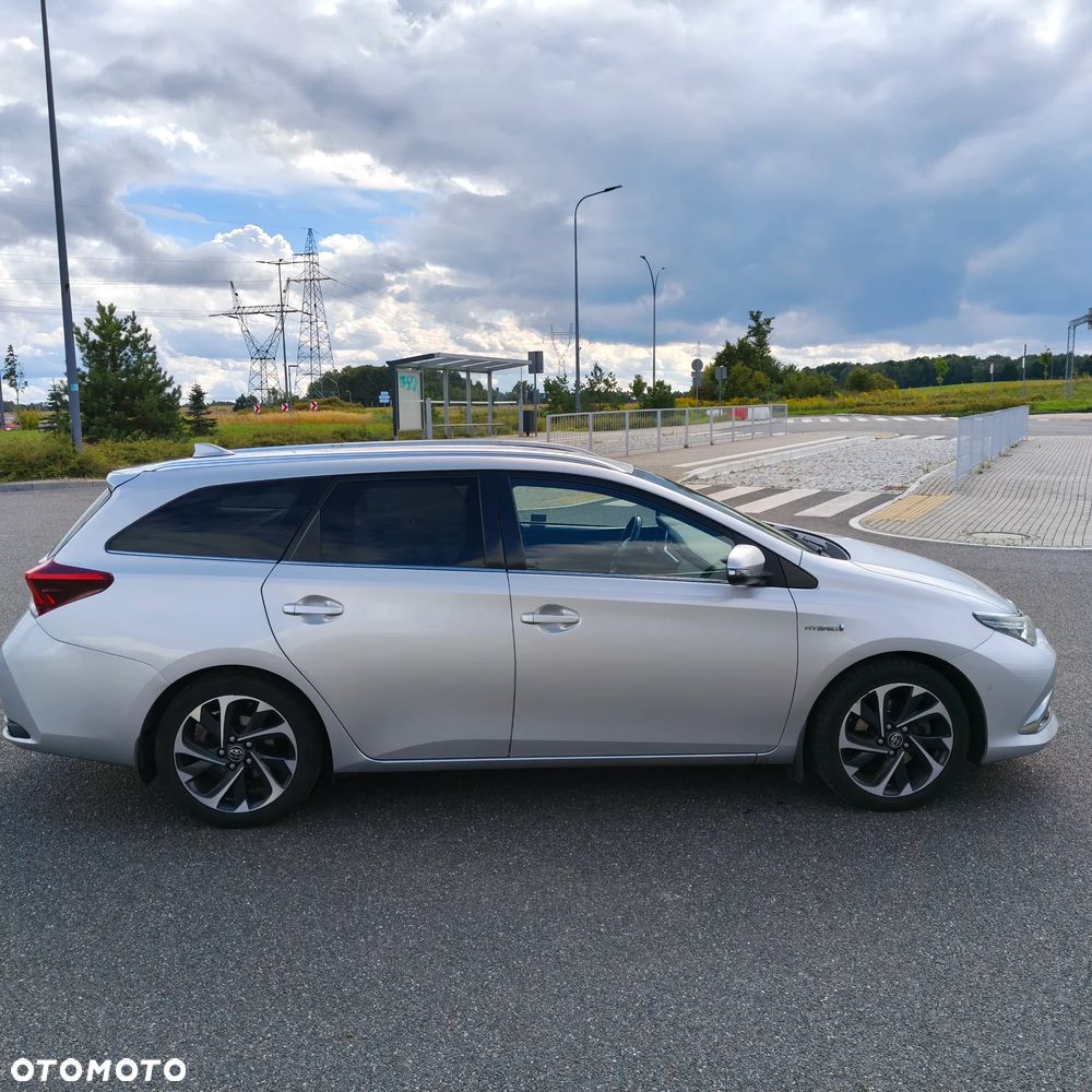 Toyota Auris Hybrid 135 Prestige - 8