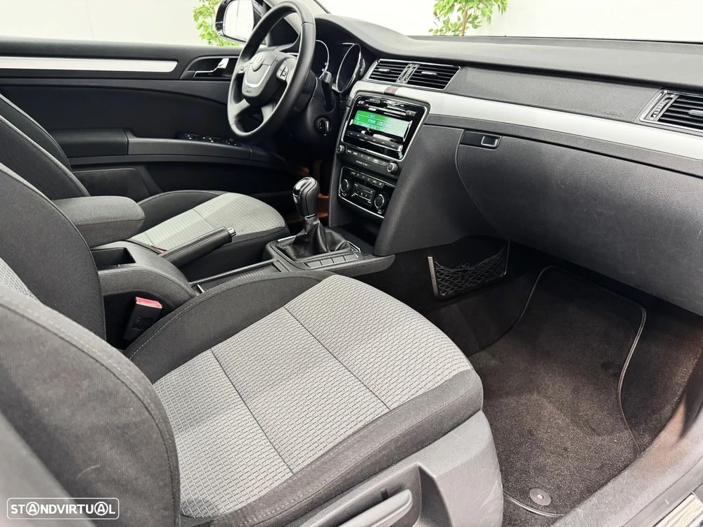 Skoda Superb Break 1.6 TDI Active Greenline - 23